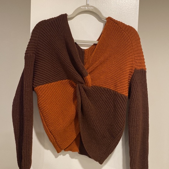 No Boundries cropped color block sweater with wrapped back - Picture 2 of 4
